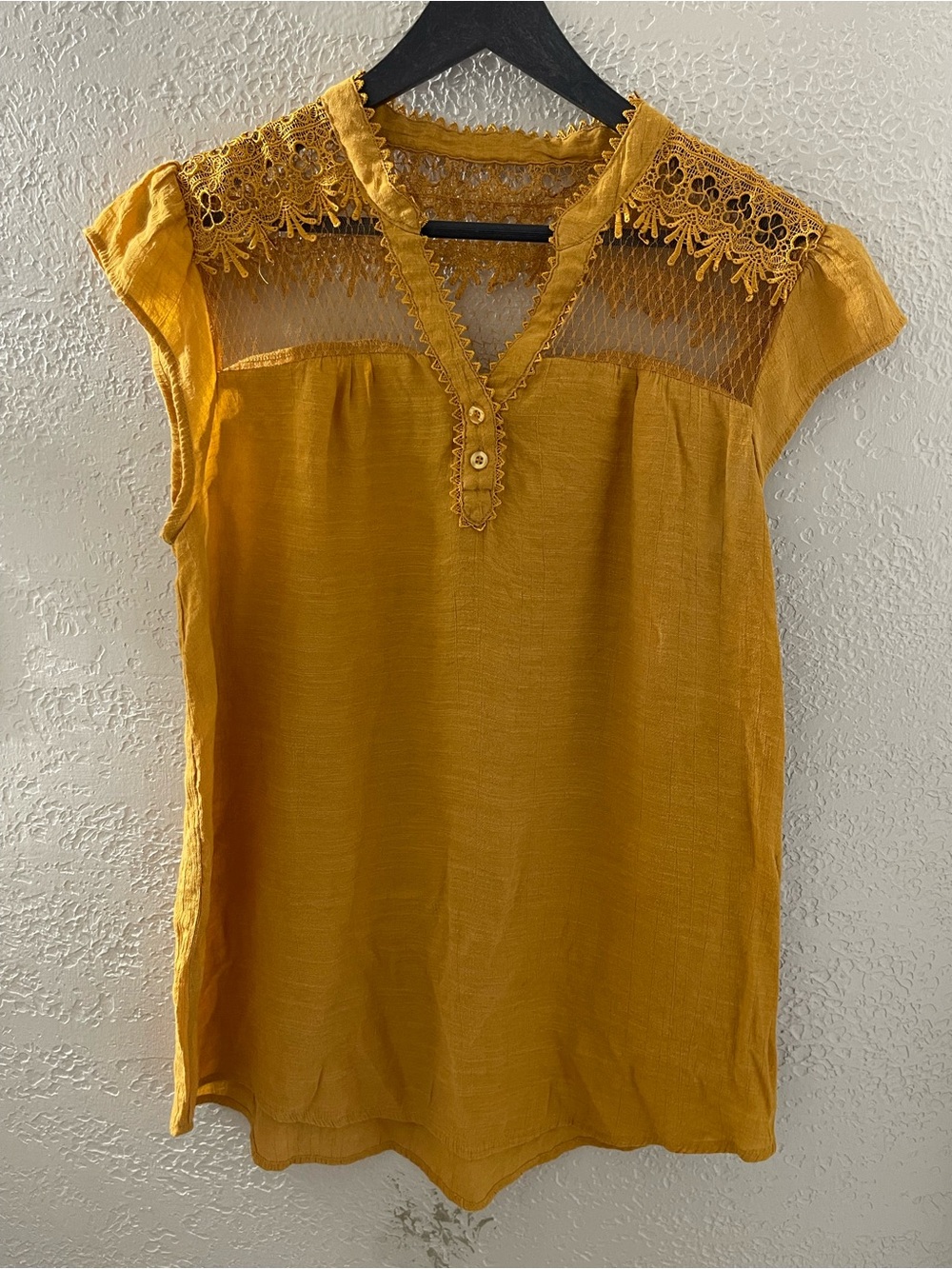 Sweet Wanderer Women's Maternity Mustard Lace Yoke Cap Sleeve Top XL